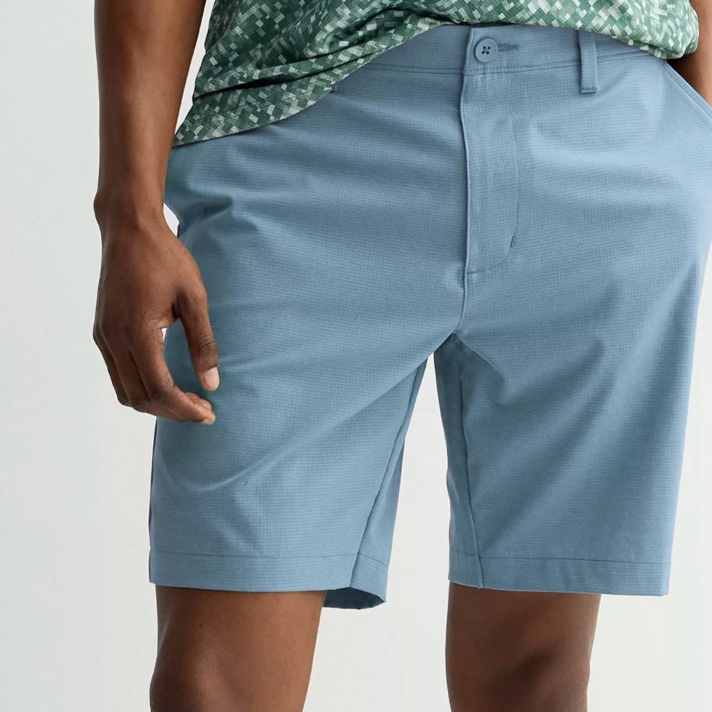 Travis Mathew Light Blue Flat Front Shorts size 36